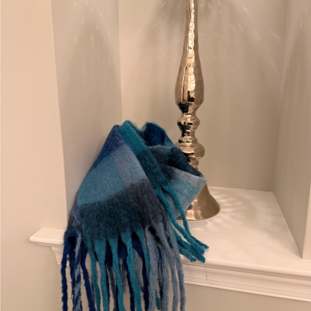 Blue Gradient Scarf - Picture 2 of 6